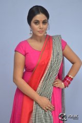Poorna at Jayammu Nischayammu Raa Movie Song Launch